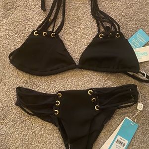 Beach Bunny black bikini top size Large